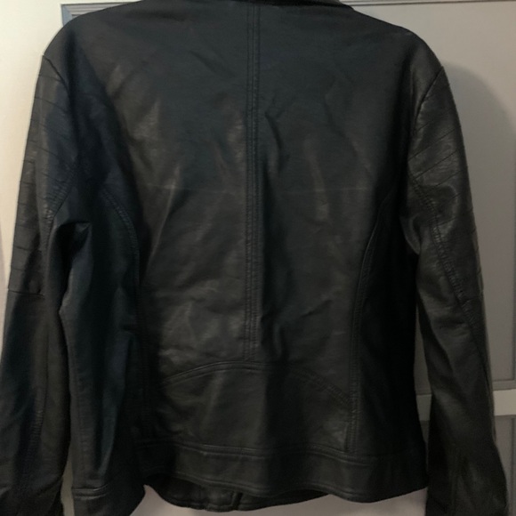 Hollister faux leather jacket in XL - Picture 3 of 5